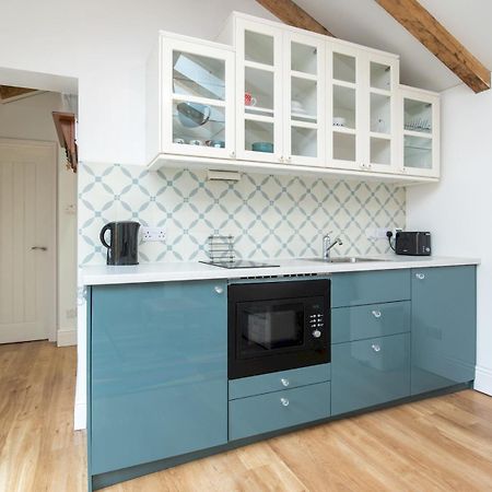 Pass The Keys Charming Garden Cottage With Parking 巴斯 外观 照片